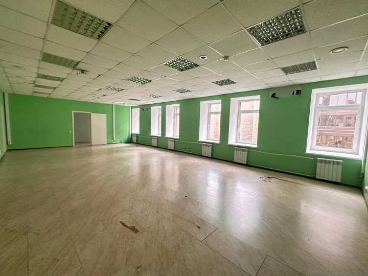 Нежилое помещение 218,7 кв.м. на Петроградской набережной